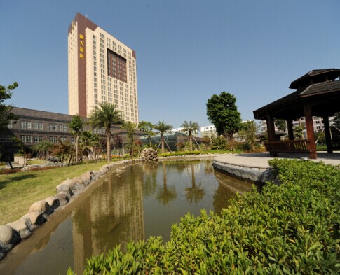 诚大饭店2014年金秋活动"客您请,酒我买"